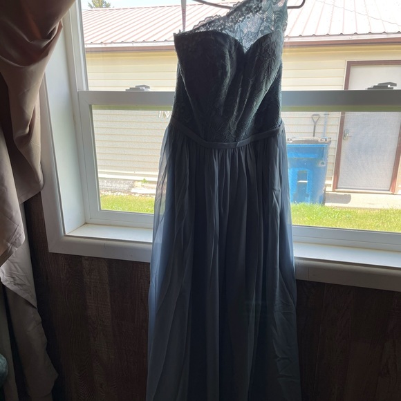 Brides maid dress. Great for prom. - Picture 2 of 3